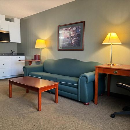 Days Inn By Wyndham Whitecourt Dış mekan fotoğraf