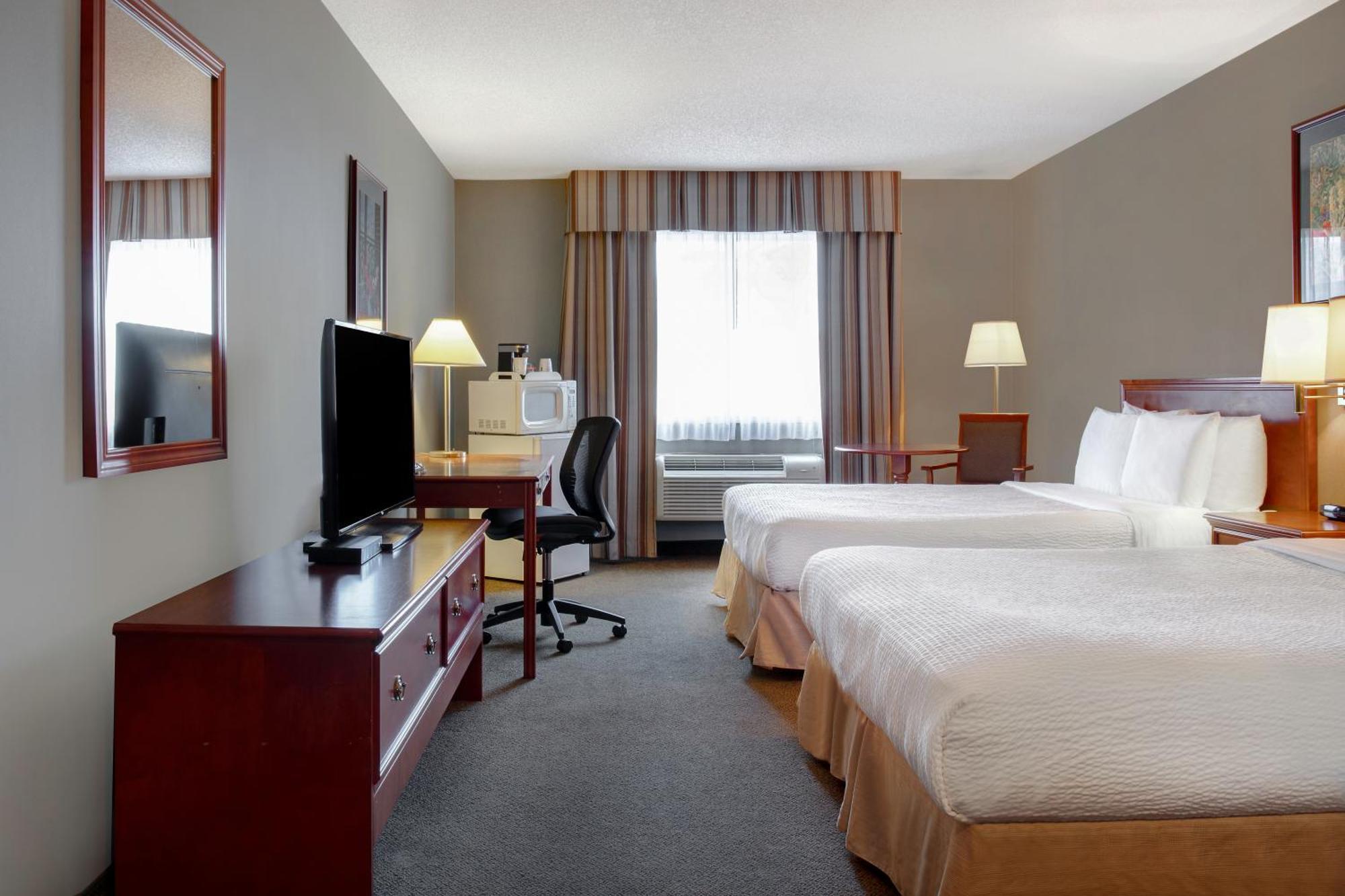 Days Inn By Wyndham Whitecourt Dış mekan fotoğraf