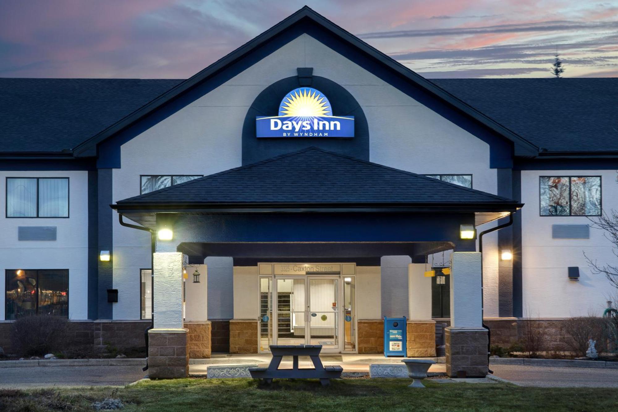 Days Inn By Wyndham Whitecourt Dış mekan fotoğraf