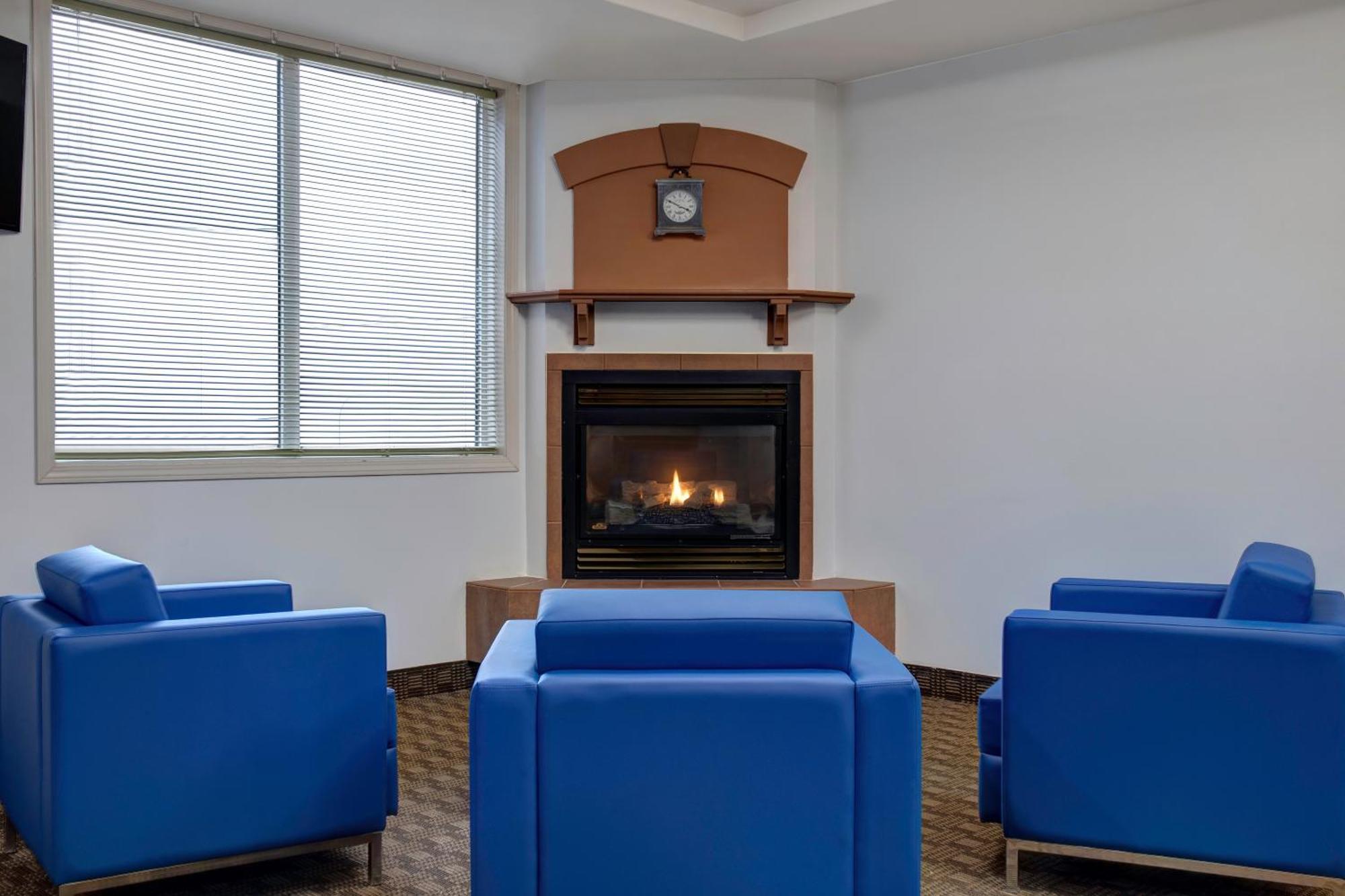 Days Inn By Wyndham Whitecourt Dış mekan fotoğraf