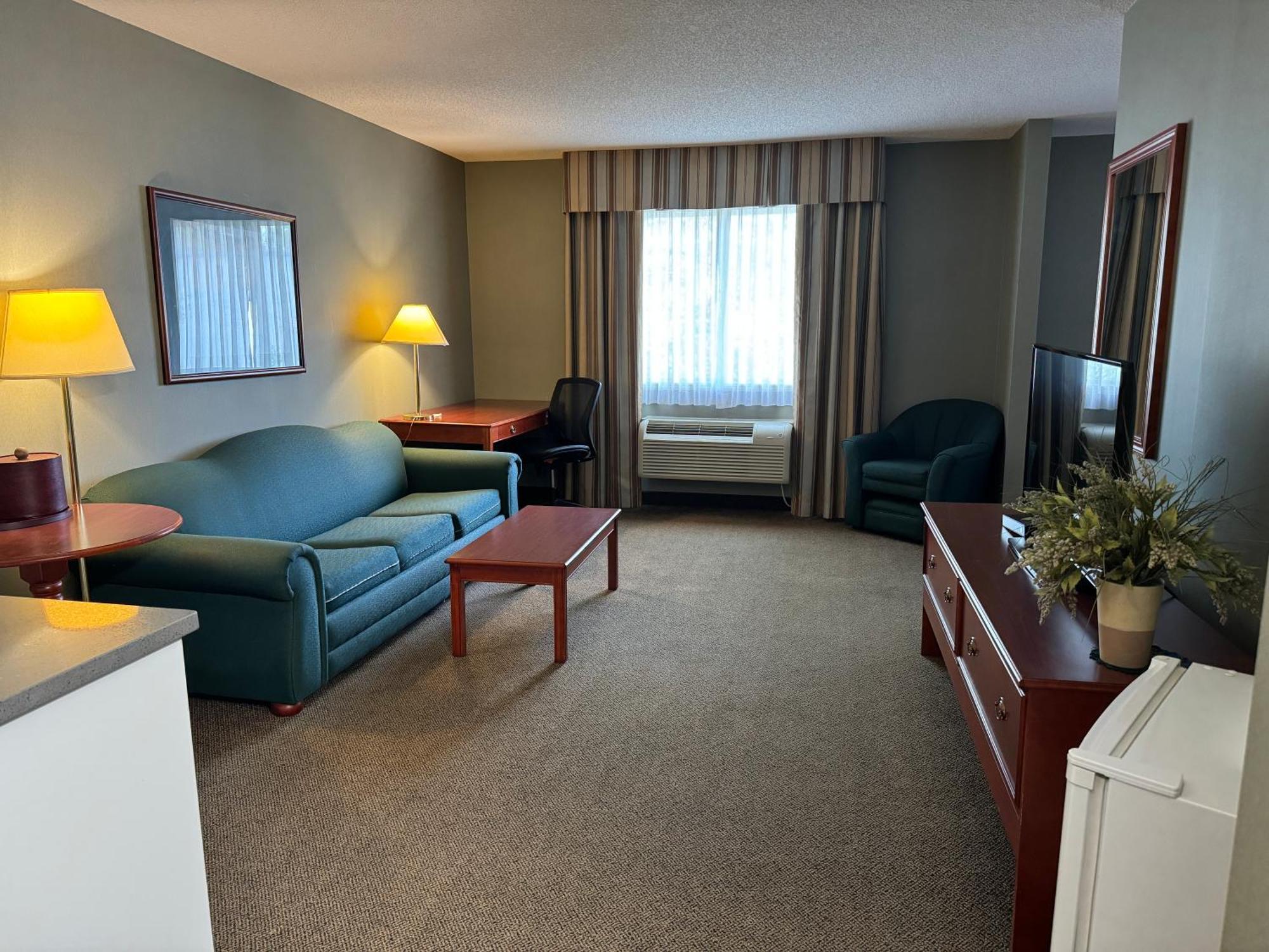 Days Inn By Wyndham Whitecourt Dış mekan fotoğraf